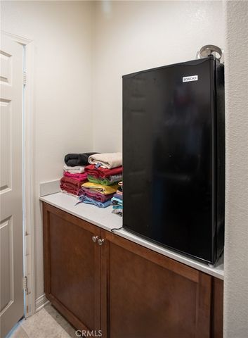 687 S Mandarin Lane, Rialto, CA 92376