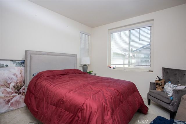 687 S Mandarin Lane, Rialto, CA 92376