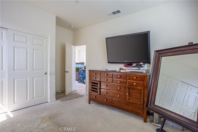 687 S Mandarin Lane, Rialto, CA 92376