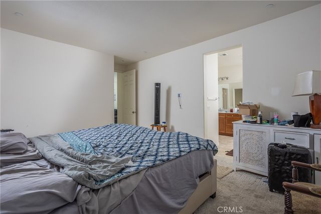 687 S Mandarin Lane, Rialto, CA 92376