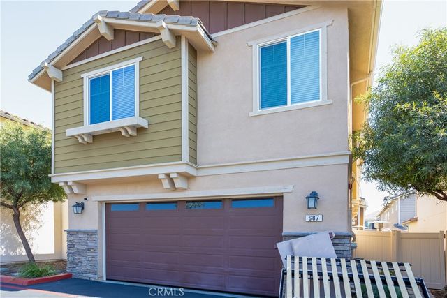 687 S Mandarin Lane, Rialto, CA 92376