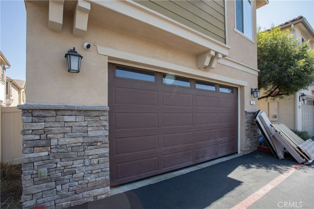 687 S Mandarin Lane, Rialto, CA 92376