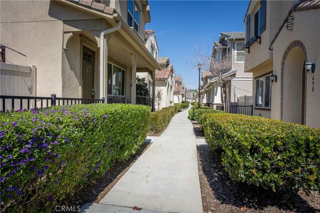 687 S Mandarin Lane, Rialto, CA 92376