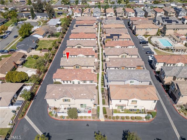 687 S Mandarin Lane, Rialto, CA 92376