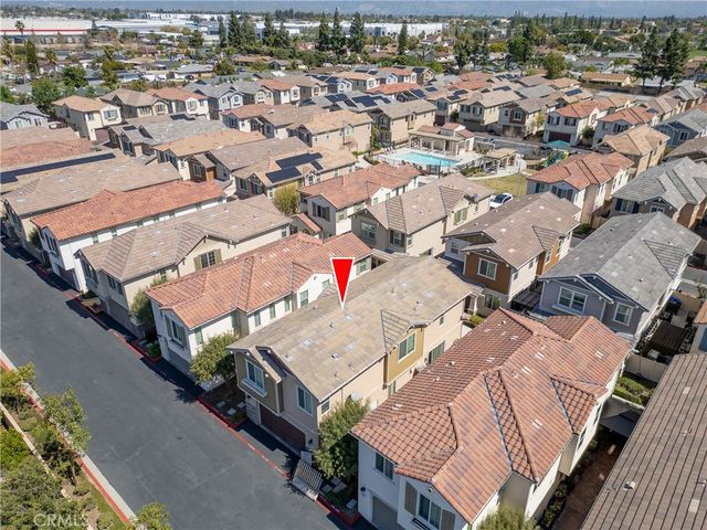 687 S Mandarin Lane, Rialto, CA 92376