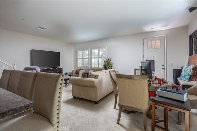 687 S Mandarin Lane, Rialto, CA 92376