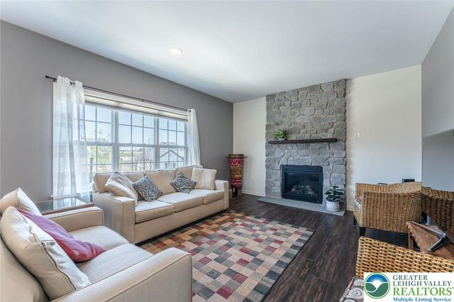 1034 Lisa Lane, Palmer Twp, PA 18045