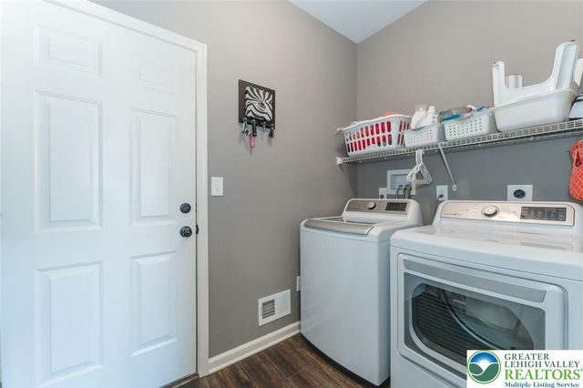 1034 Lisa Lane, Palmer Twp, PA 18045