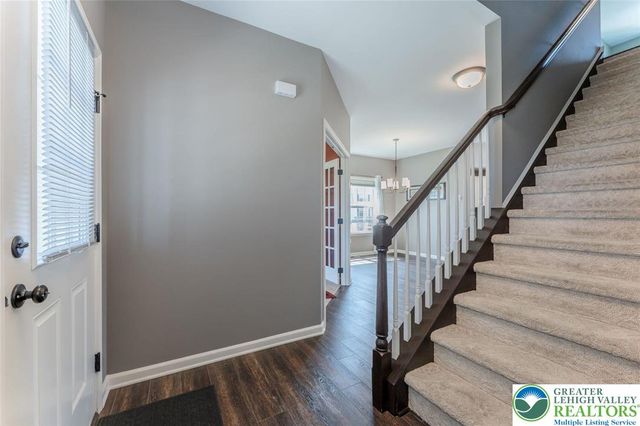 1034 Lisa Lane, Palmer Twp, PA 18045