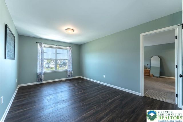1034 Lisa Lane, Palmer Twp, PA 18045