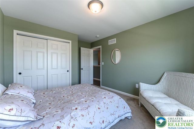 1034 Lisa Lane, Palmer Twp, PA 18045