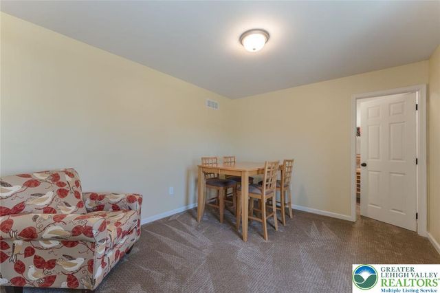 1034 Lisa Lane, Palmer Twp, PA 18045