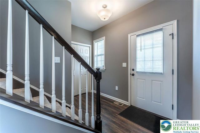 1034 Lisa Lane, Palmer Twp, PA 18045