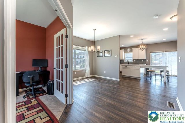 1034 Lisa Lane, Palmer Twp, PA 18045