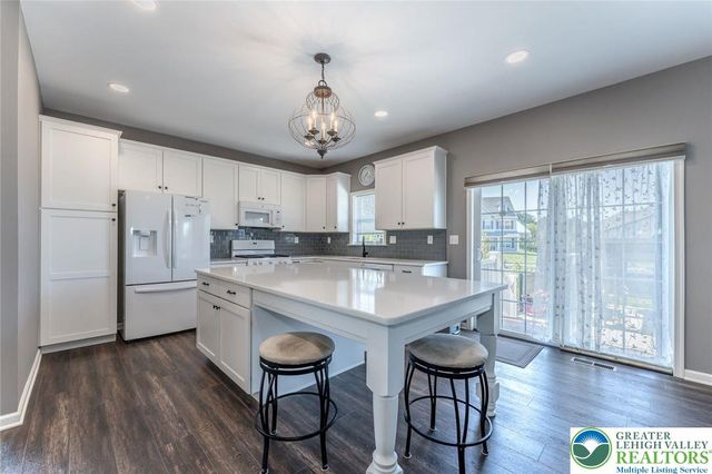 1034 Lisa Lane, Palmer Twp, PA 18045