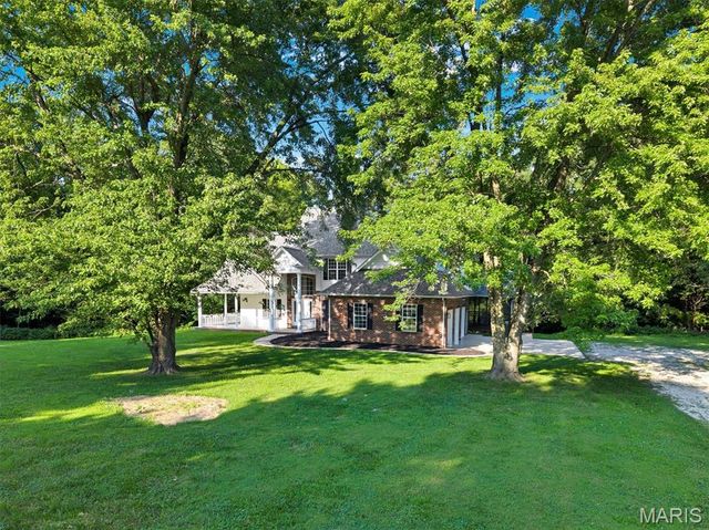 8026 Goshen Road, Edwardsville, IL 62025