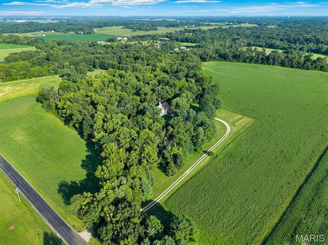 8026 Goshen Road, Edwardsville, IL 62025