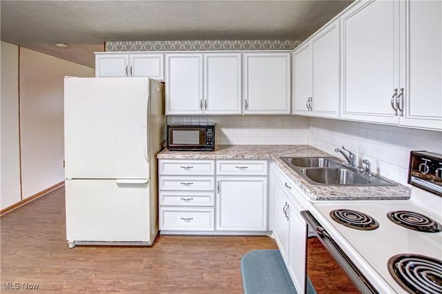 706 S Abbe Road N, Elyria, OH 44035