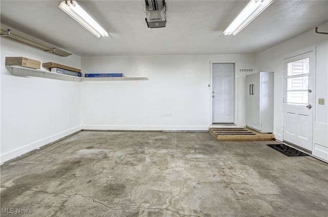 706 S Abbe Road N, Elyria, OH 44035