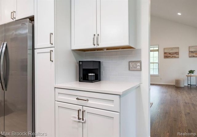 4344 Gateway Circle, West Bloomfield, MI 48322