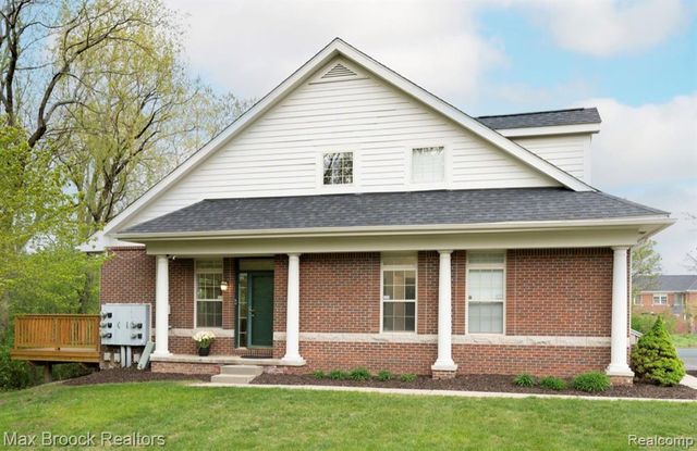 4344 Gateway Circle, West Bloomfield, MI 48322