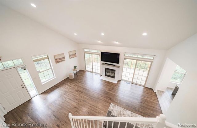4344 Gateway Circle, West Bloomfield, MI 48322