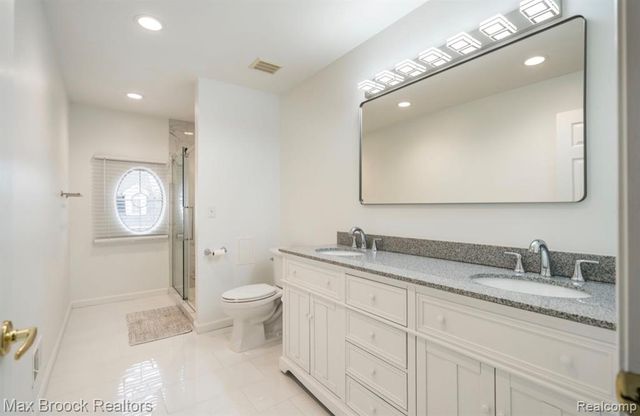 4344 Gateway Circle, West Bloomfield, MI 48322