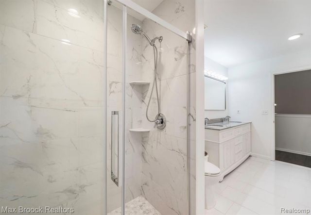 4344 Gateway Circle, West Bloomfield, MI 48322