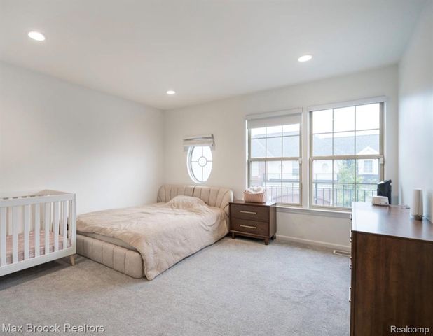 4344 Gateway Circle, West Bloomfield, MI 48322