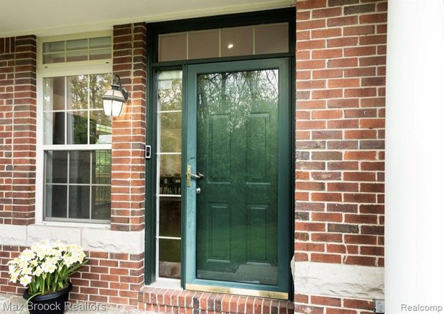 4344 Gateway Circle, West Bloomfield, MI 48322
