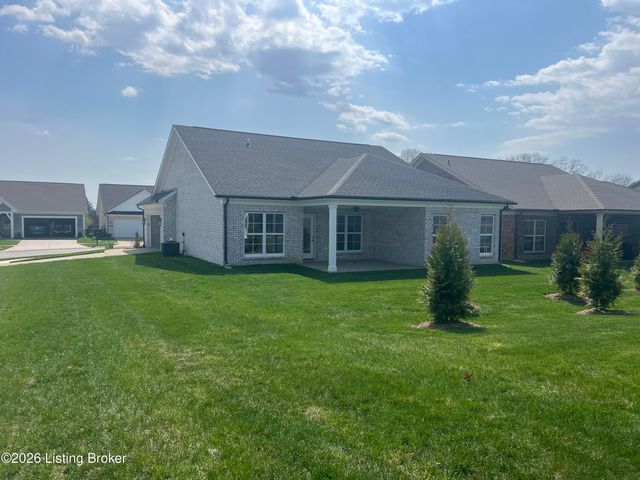 8220 Cedar Crest Ln, Louisville, KY 40291