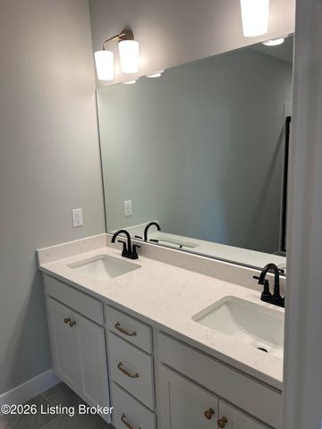 8220 Cedar Crest Ln, Louisville, KY 40291
