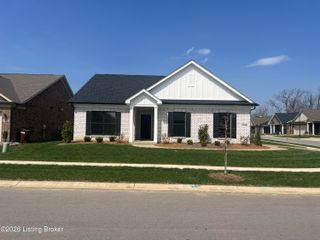 8220 Cedar Crest Ln, Louisville, KY 40291