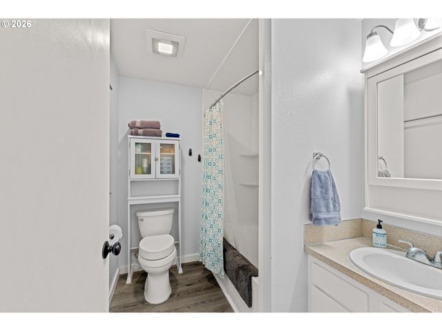 28740 Sw PARKWAY Ave c1, Wilsonville, OR 97070