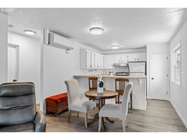 28740 Sw PARKWAY Ave c1, Wilsonville, OR 97070