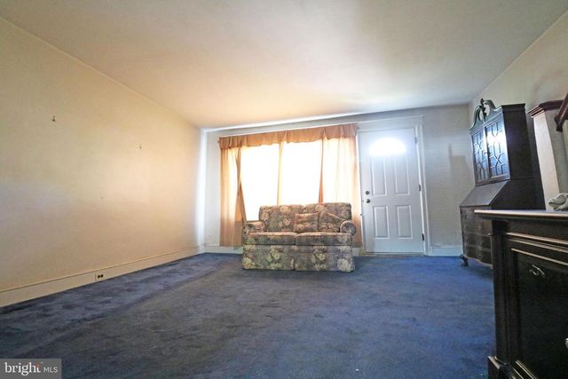 7078 RUSKIN LN, Upper Darby, PA 19082