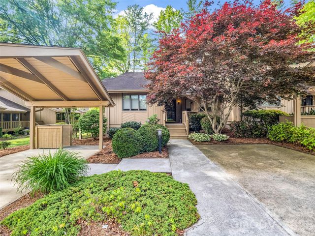 102 White Oak Drive, Hendersonville, NC 28791