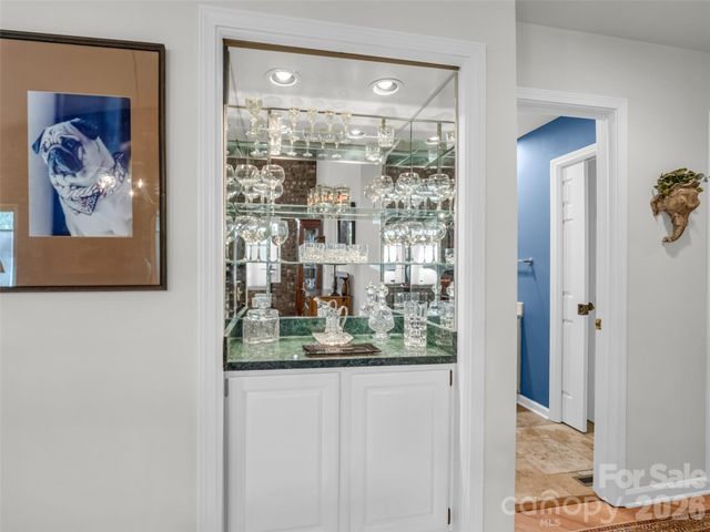 102 White Oak Drive, Hendersonville, NC 28791