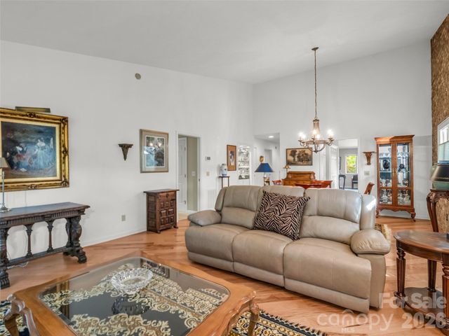 102 White Oak Drive, Hendersonville, NC 28791