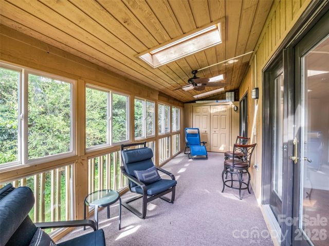 102 White Oak Drive, Hendersonville, NC 28791