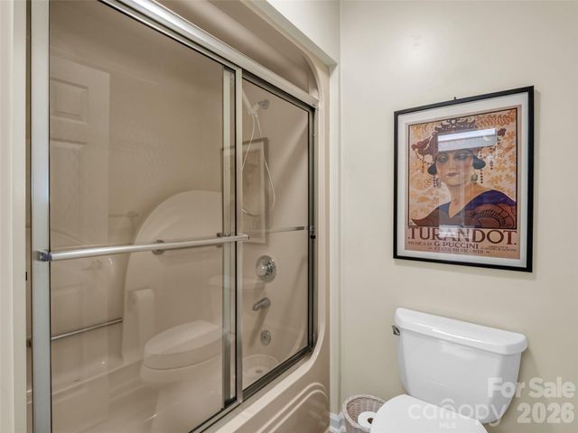 102 White Oak Drive, Hendersonville, NC 28791