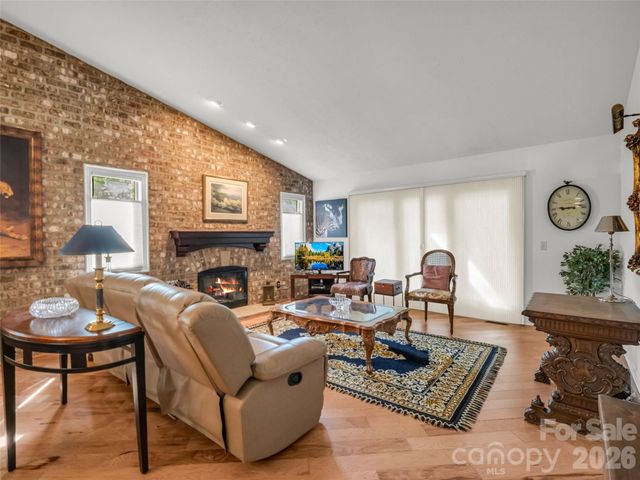 102 White Oak Drive, Hendersonville, NC 28791