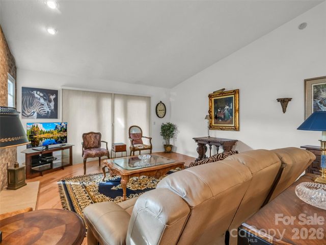 102 White Oak Drive, Hendersonville, NC 28791