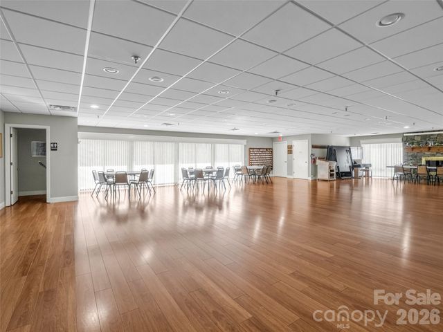102 White Oak Drive, Hendersonville, NC 28791