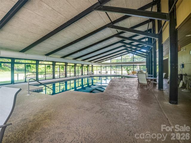 102 White Oak Drive, Hendersonville, NC 28791
