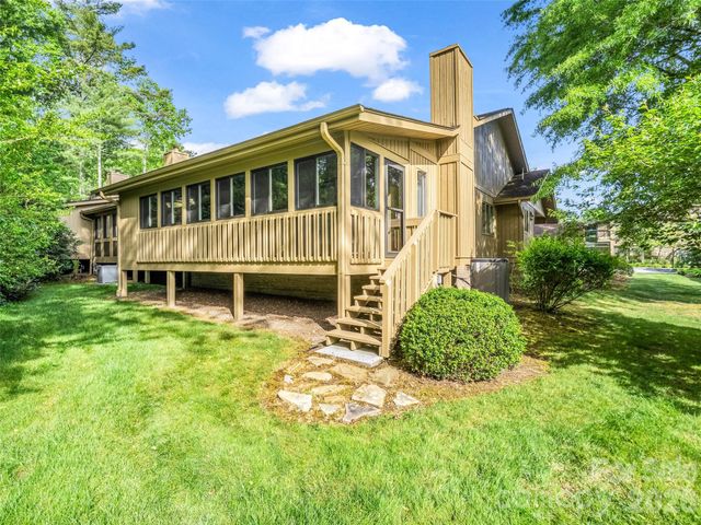 102 White Oak Drive, Hendersonville, NC 28791