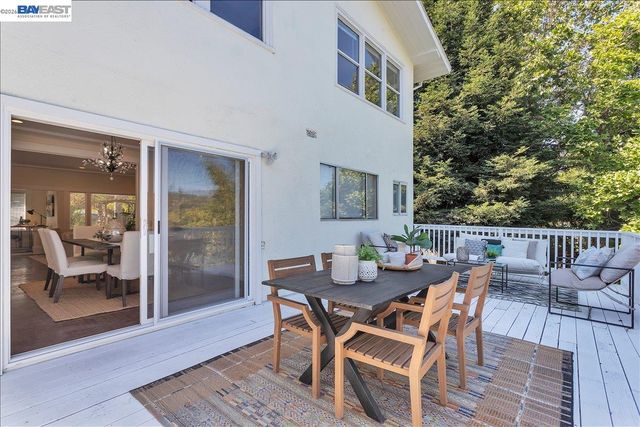 652 Valle Vista Ave, Oakland, CA 94610