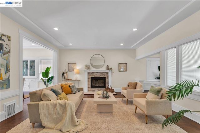 652 Valle Vista Ave, Oakland, CA 94610