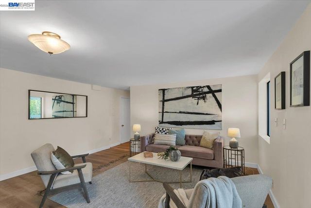 652 Valle Vista Ave, Oakland, CA 94610