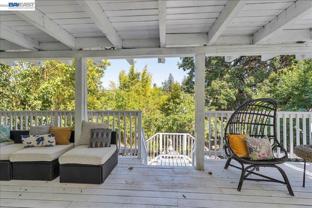 652 Valle Vista Ave, Oakland, CA 94610